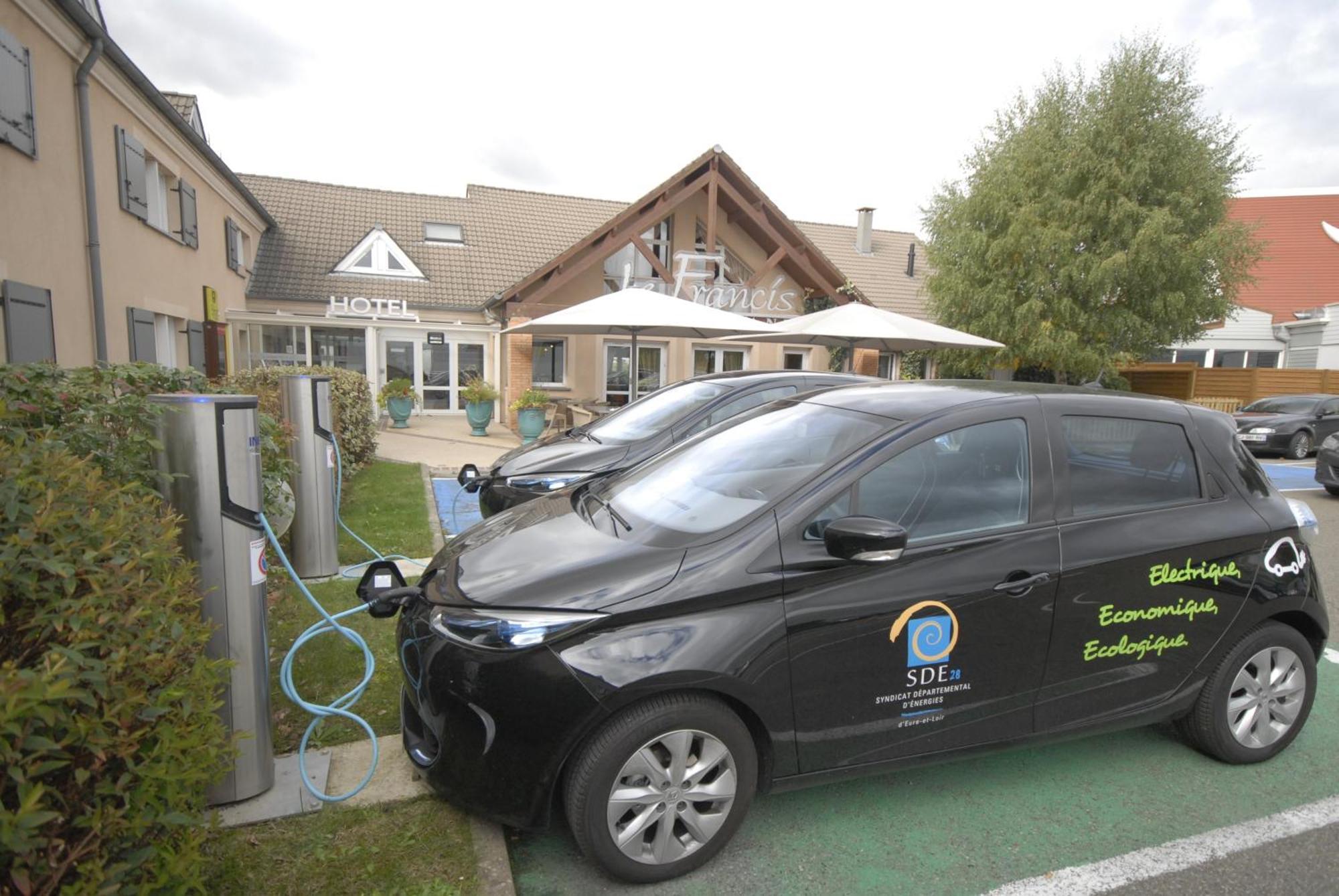 Logis Hotel L'Oree De Chartres - Barjouville Zewnętrze zdjęcie